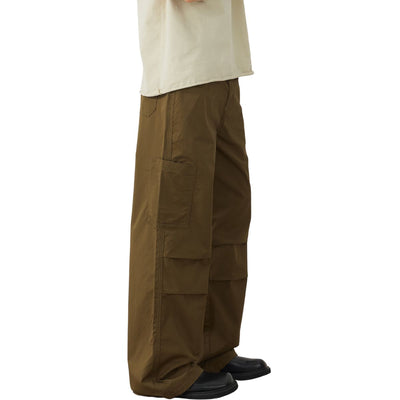 Relaxed Fit Pleated Knee Cargo Pants